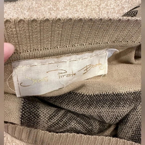 Jen’s Pirate Booty Llama short sleeve open back sweater Large - Picture 3 of 5